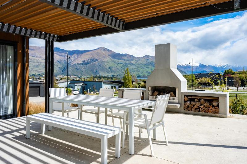 Modern Wanaka Home with Mountain Views and Lake Outlook - image 22
