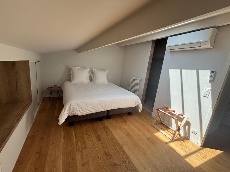 ARLES: Duplex Chic Centre - Clim & Vue Imprenable - FR-1-765-29 - image 9