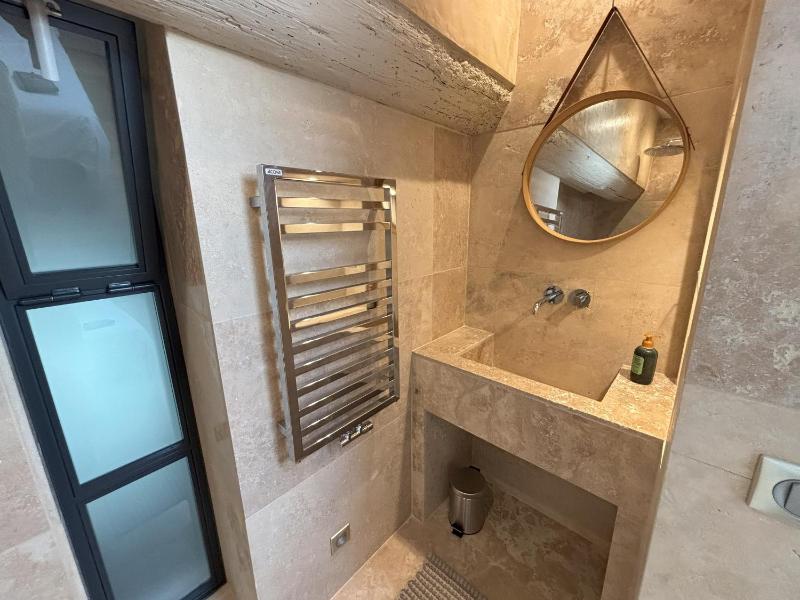 ARLES: Duplex Chic Centre - Clim & Vue Imprenable - FR-1-765-29 - image 11