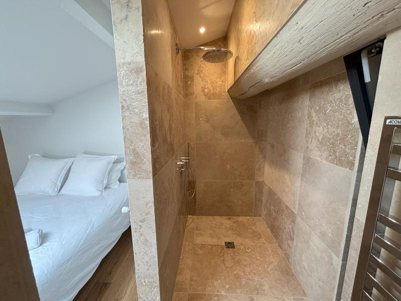 ARLES: Duplex Chic Centre - Clim & Vue Imprenable - FR-1-765-29 - image 13