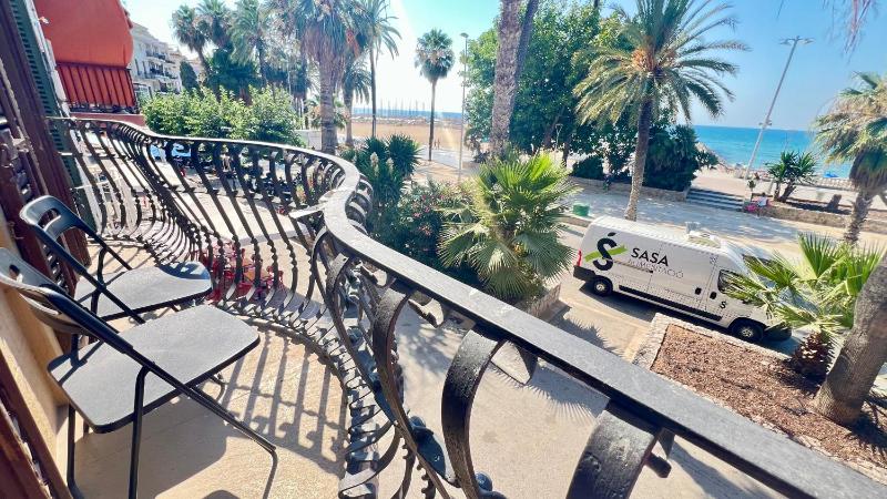 Sitges Seafront BATLLÓ - image 9