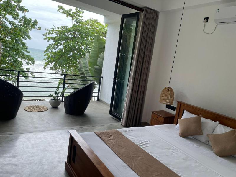 Bloom Beach Villa - image 8