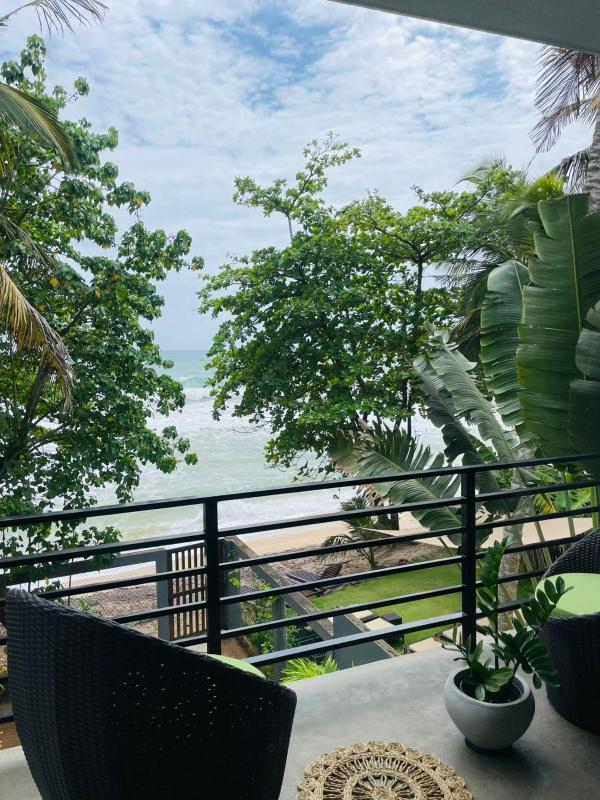 Bloom Beach Villa - image 13