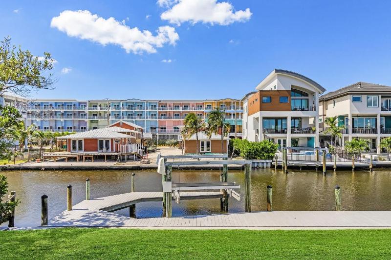 171 Canal Cove- 2BR with Canal Views home - image 4