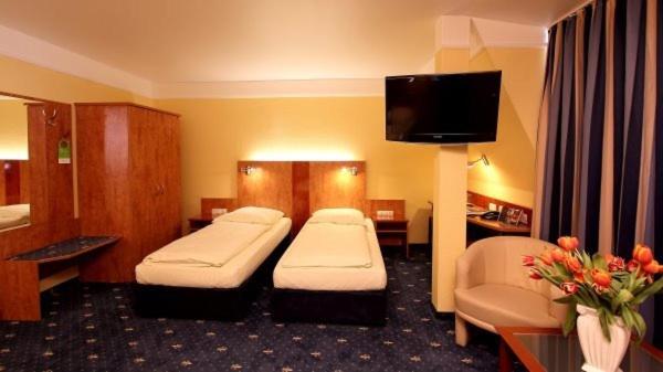 Quadruple Room image 4