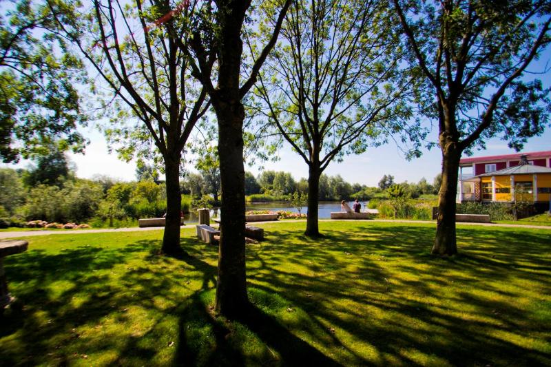 Twin Room with Balcony image 2