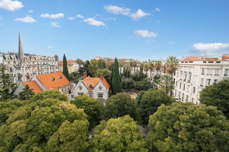 Nice Renting - HUGO - Luxury Honeymoon Suite Terrace Park View Free Parking - image 11