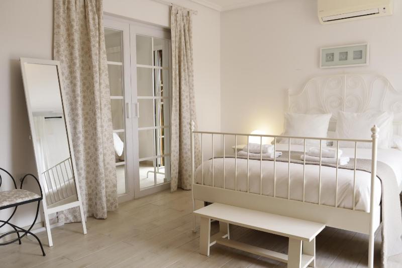 Villa Gardenias Puerto Banús by Houselogy - image 2