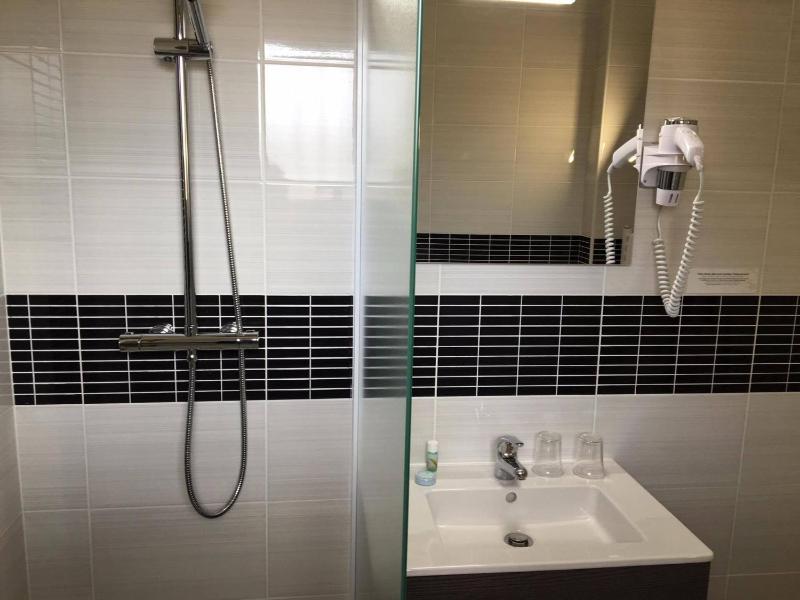 Classic Single Room with Balcony image 3