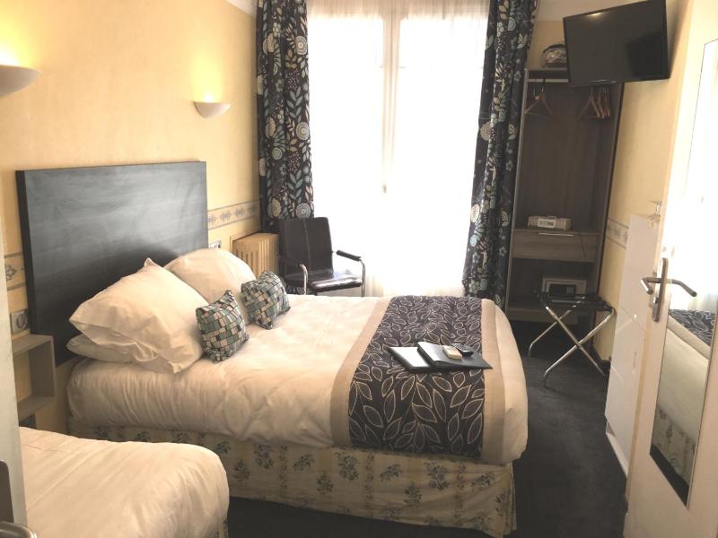 Double Room with Air Conditioning image 3