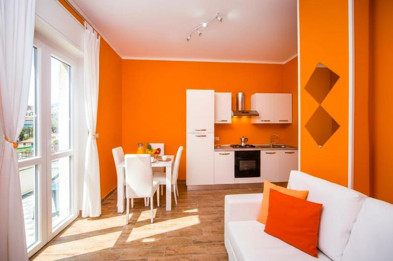 Attic Apartment Air Conditioning Fast WiFi - image 43