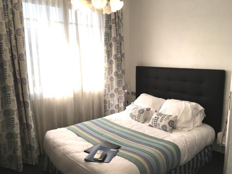 Double Room with Air Conditioning image 4