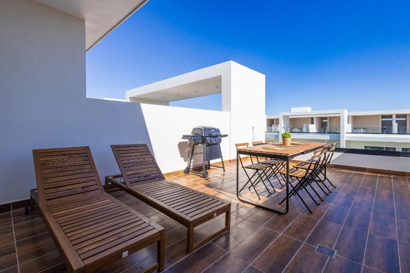 2BR Tropical Escape - Private Terrace BBQ Pool Walk to Beach - image 12