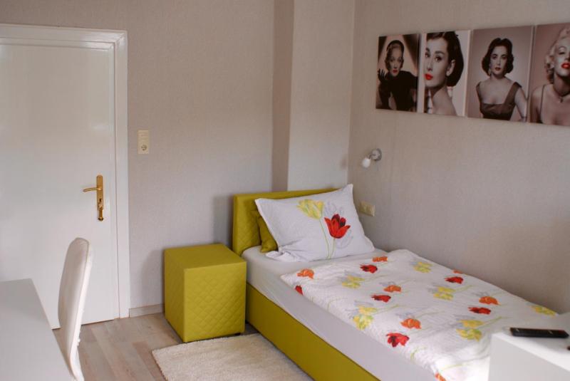 Single Room image 3