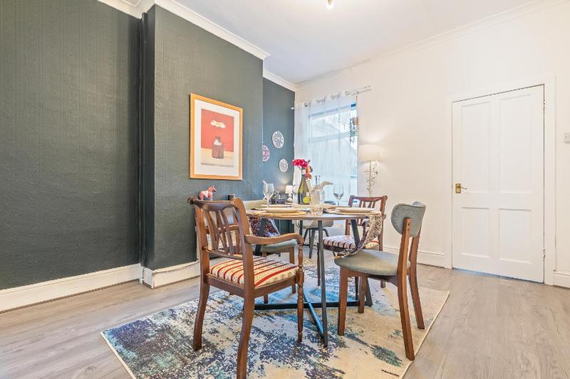 Broomfield House - City Centre - Free Parking - image 19