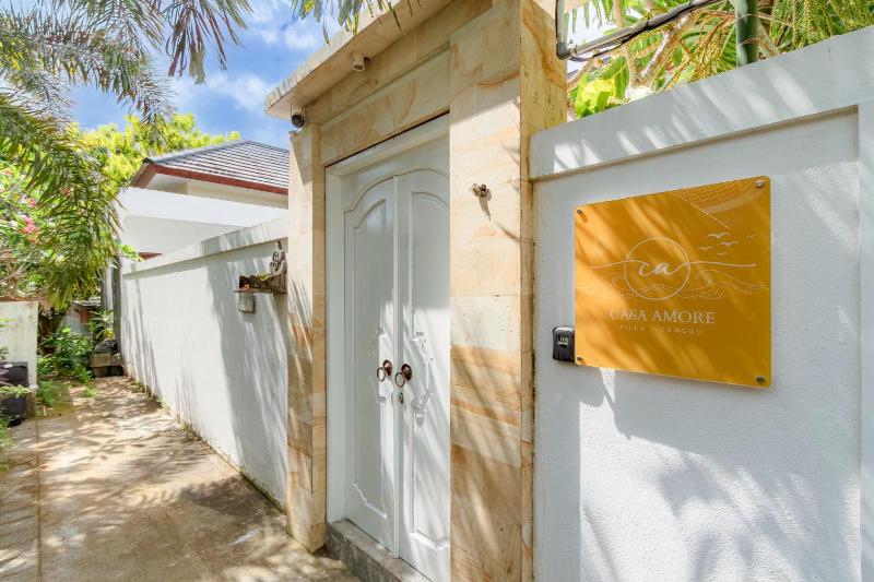 Casa Amore Villa in Berawa Beach - Canggu - image 16