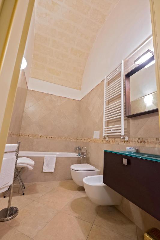 Double or Twin Room image 4