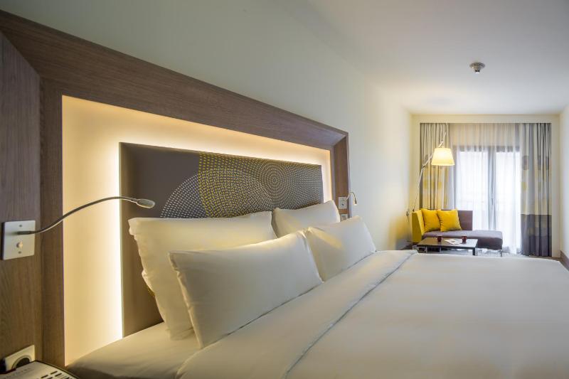 Superior Twin Room image 3
