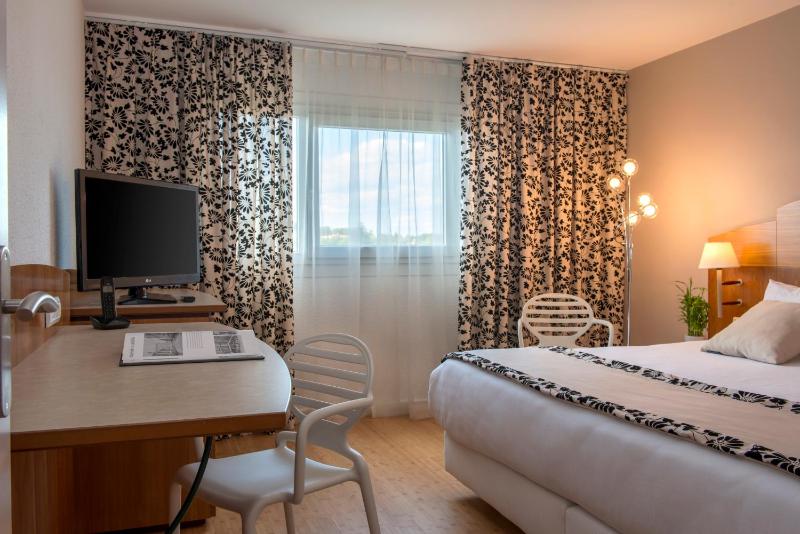 HÔTEL C SUITES chambres spacieuses - image 35