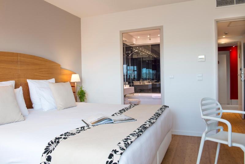 HÔTEL C SUITES chambres spacieuses - image 42