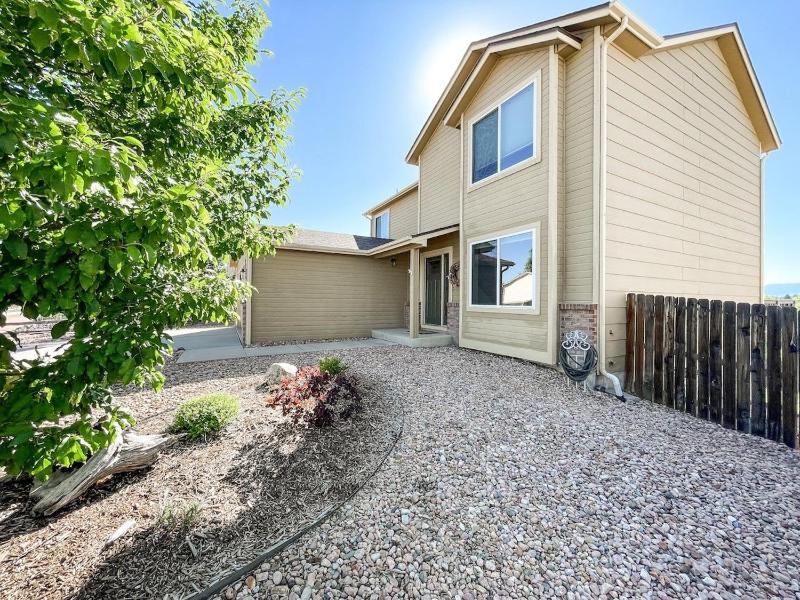 1040 Pond Side - image 17