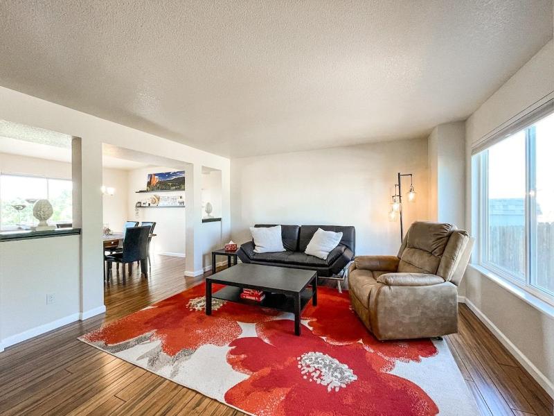 1040 Pond Side - image 28