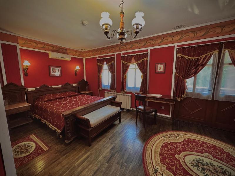 Family Hotel at Renaissance Square - image 27