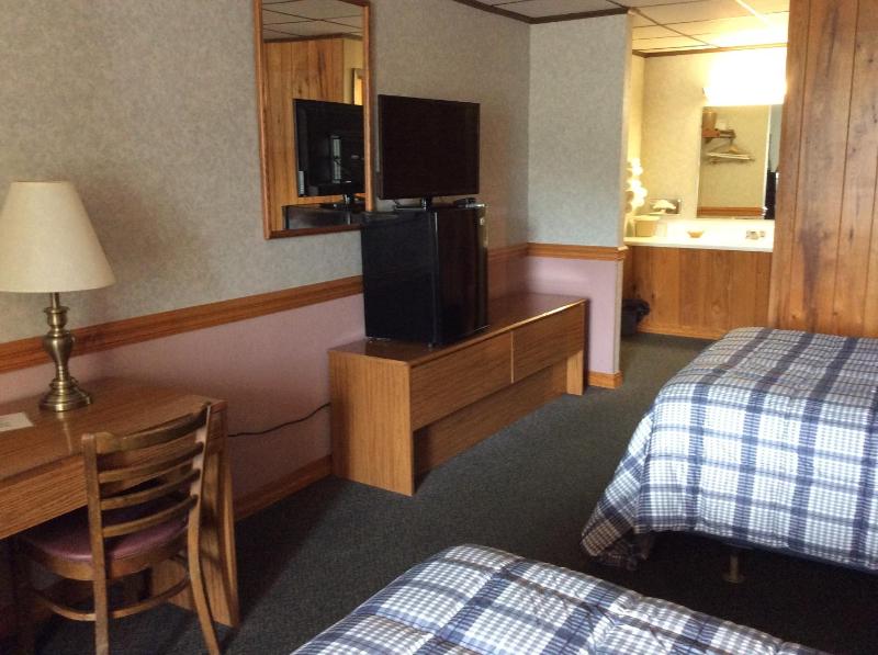 Double Room with Two Double Beds - Non-Smoking image 2