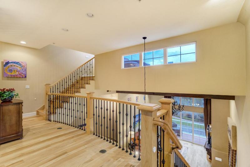 224-200 Writers Way - image 42