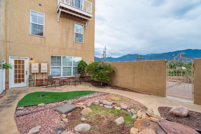 224-200 Writers Way - image 31