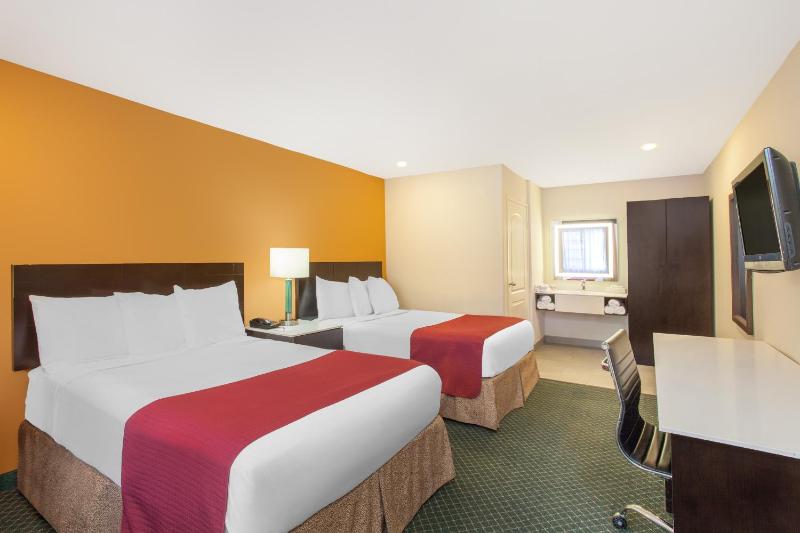 Double Room with Two Double Beds - Non-Smoking image 3