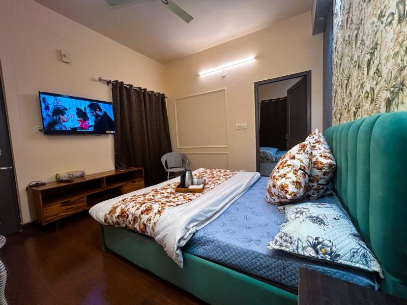 Vanshika homes Near mall road - image 2