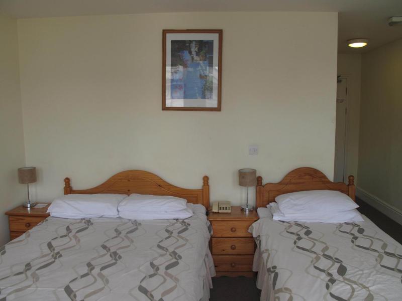 Family Room image 2