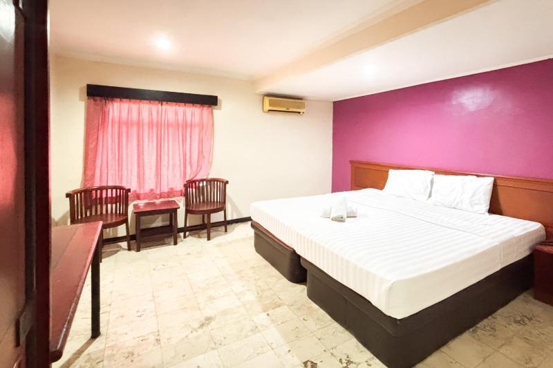 Hotel Pasar Besar RedPartner near Tugu Pahlawan - image 5