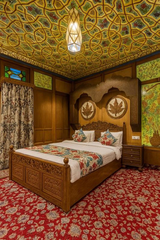 Young Bombay Premium Heritage Houseboat - image 15