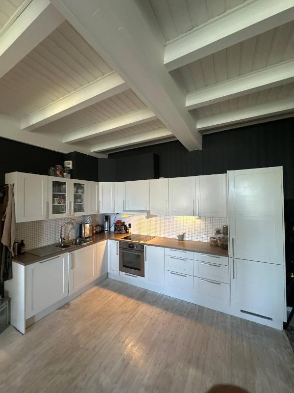 Modern and spacious home - image 5
