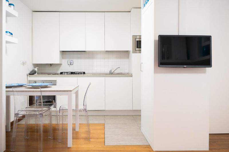 Corte sul Po – Appartamento con 2 camere | Centro Torino | Balcone romantico - image 2
