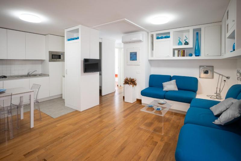 Corte sul Po – Appartamento con 2 camere | Centro Torino | Balcone romantico - image 11
