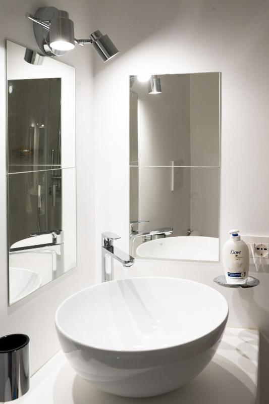 Corte sul Po – Appartamento con 2 camere | Centro Torino | Balcone romantico - image 6