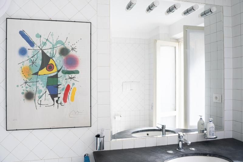 Corte sul Po – Appartamento con 2 camere | Centro Torino | Balcone romantico - image 9