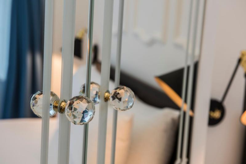 Suite with Sea View image 3