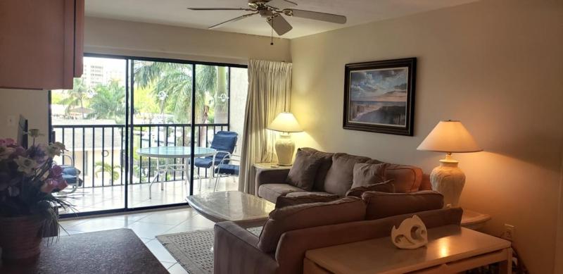 Santa Maria • Beach & Boating Getaway • Sleeps 8 - image 17
