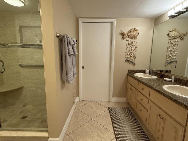 Santa Maria • Beach & Boating Getaway • Sleeps 8 - image 13