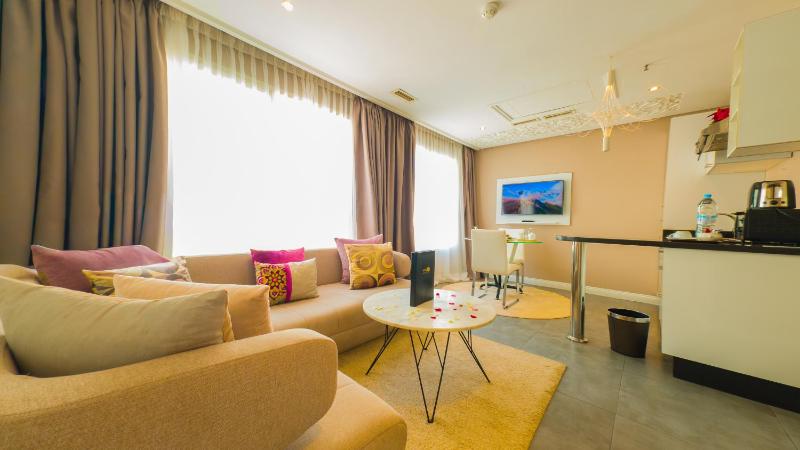 RENT-INN Suites Hotel - image 4