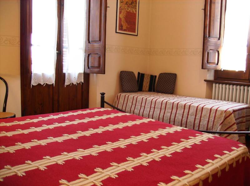 Standard Double Room image 3
