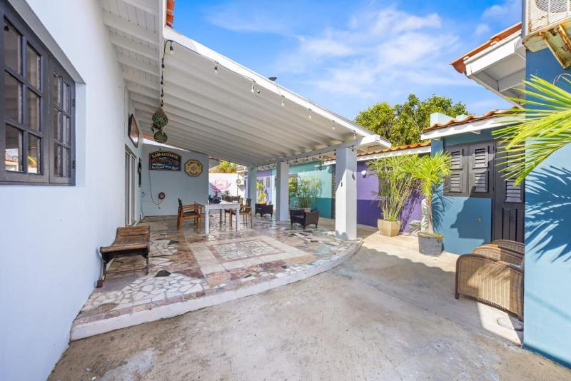 Modern 1BR Beach Escape with Wi-Fi AC and Workspace - image 14