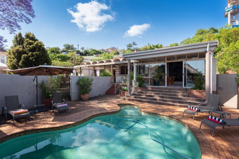 House Falcon - image 5