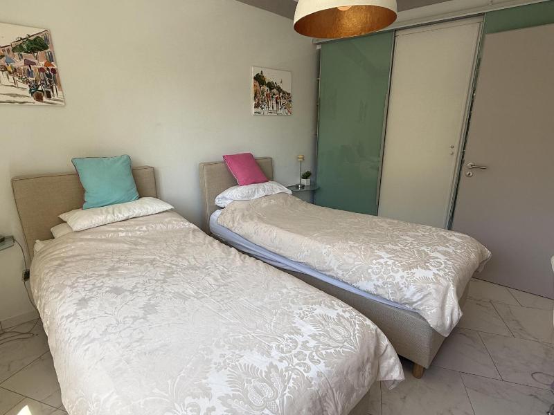 2 BR Apartment in the center of Cannes - 2305 - image 3