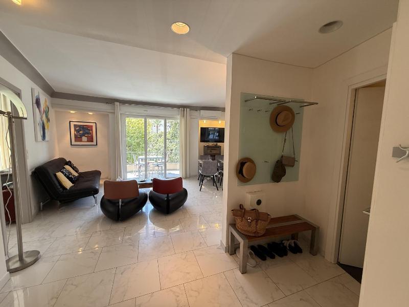 2 BR Apartment in the center of Cannes - 2305 - image 6