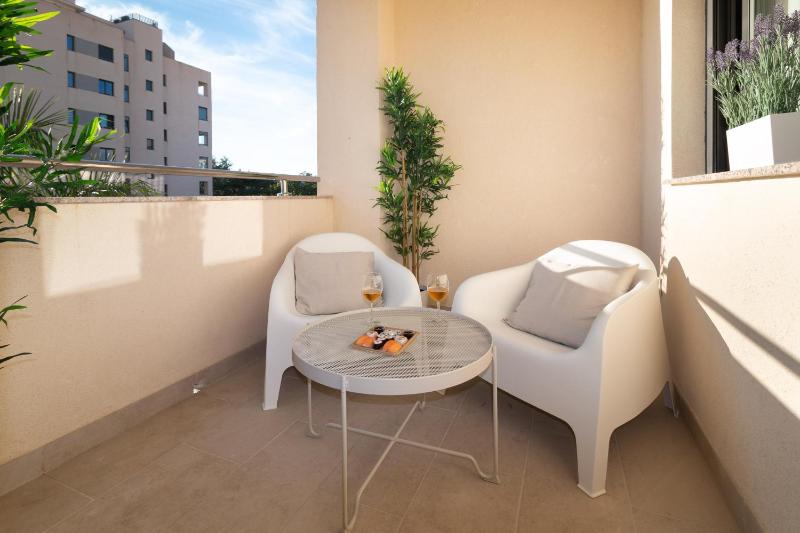 Modern and Cozy Apartment with Pool Tennis Court and Common Areas in Torre del Mar - image 35